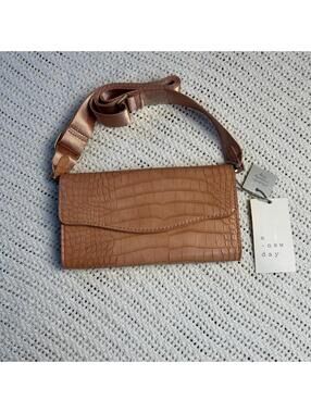 a new day Faux Leather Croc-Embossed Crossbody Wallet Purse